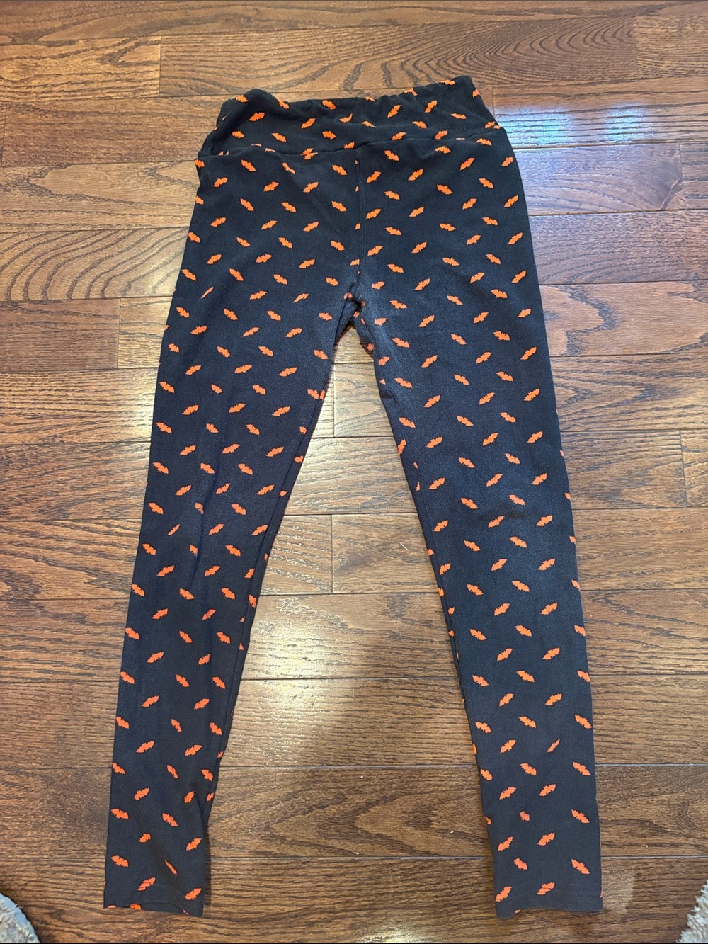 Women’s lularoe Halloween bat leggings